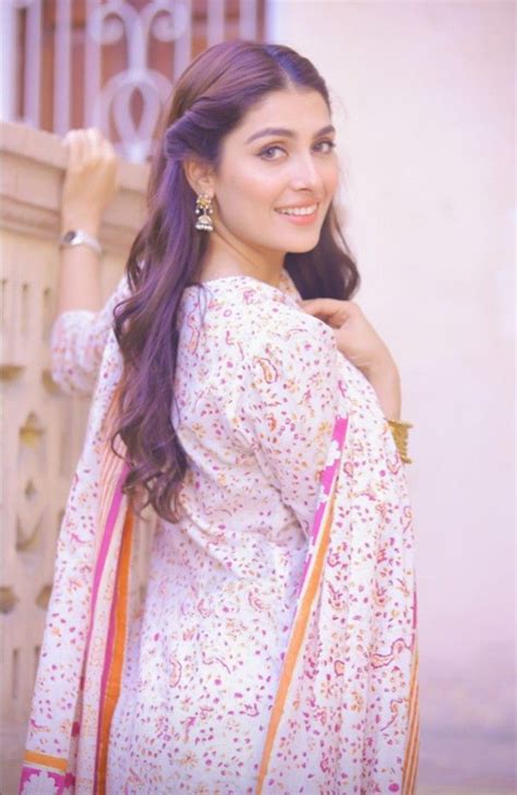 mehar ayeza khan nice dresses sajjal ali