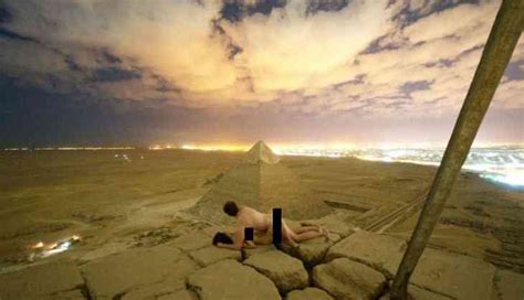 Picture And Video Of A Couple Having Sex On The Top Of Egypt S Great