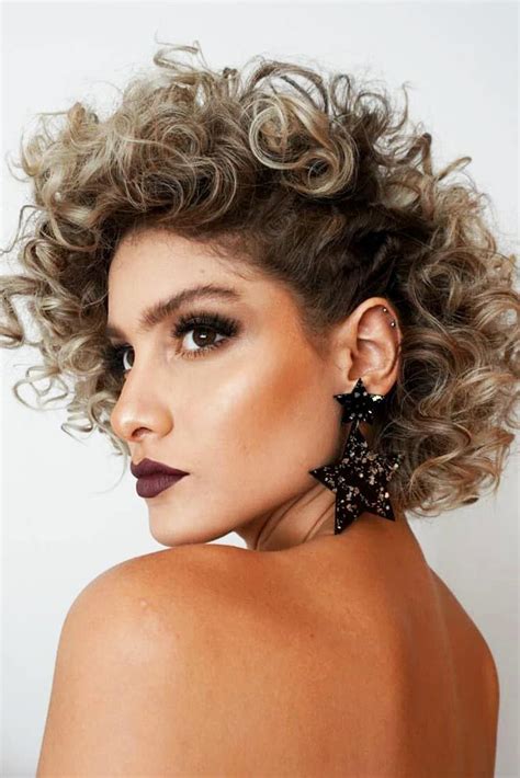 55 beloved short curly hairstyles for women of any age