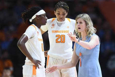 Uconn Tennessee And The Gamesmanship Of Auriemma And Summitt The New
