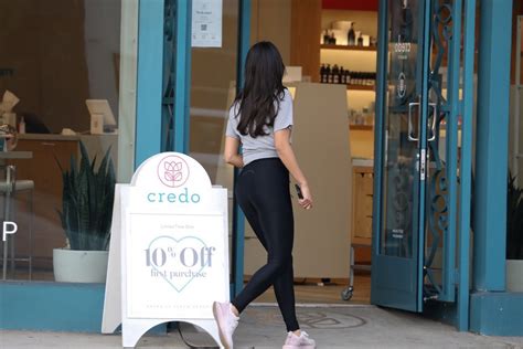 eiza gonzalez showed off her ass in tight leggings 18 photos the