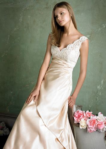 7 Simple Wedding Dresses Beautifull White Wedding Gown
