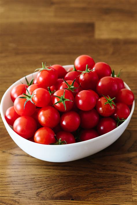 slice  bunch  cherry tomatoes   kitchn