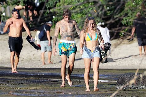 Justin Bieber’s Shirtless Photos From Beach Day With Friends In Hawaii