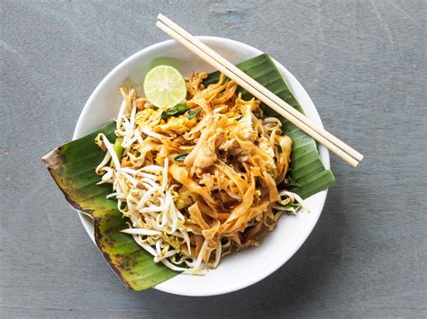 pad thai  bangkok travel insider