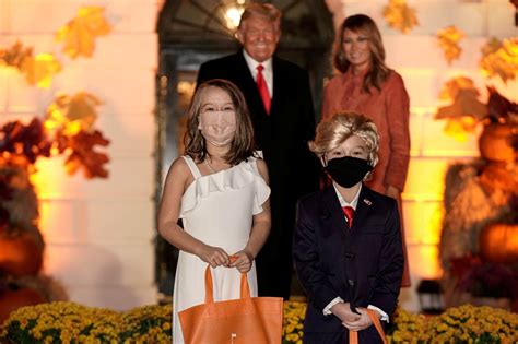 Trump Melania Pose With Trick Or Treaters At Halloween Event