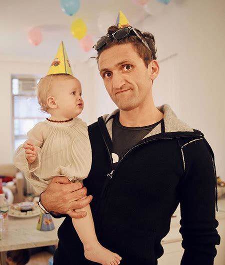 american youtuber casey neistat married   wife father   children
