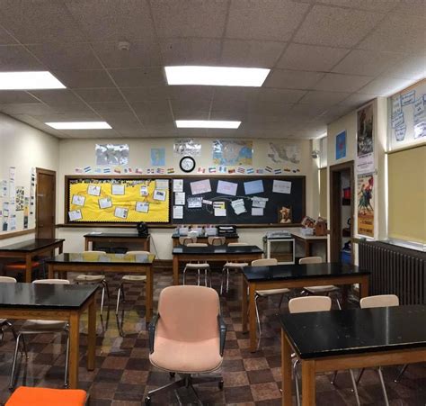 spanish classrooms tour a peek into 30 rooms with