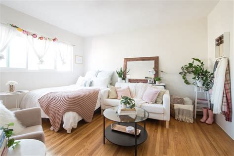 bright cozy  square foot studio   beach apartment therapy