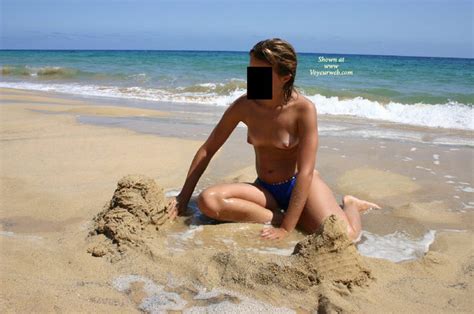 my girlfriend at the beach january 2007 voyeur web hall of fame