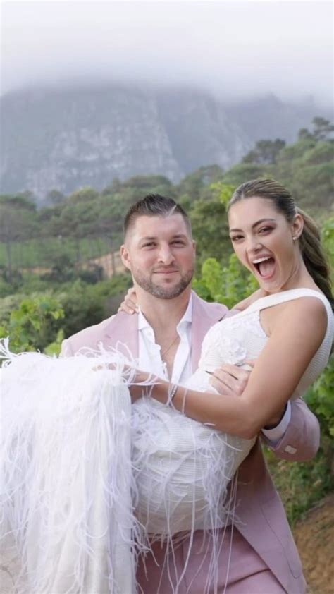 It Was 100 Percent Worth The Wait Tim Tebow Weds Miss Universe 2017