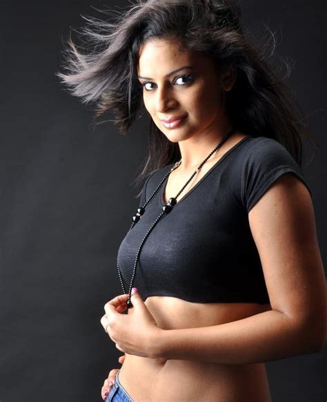desi girls pictures and wallpapers south indian glamour