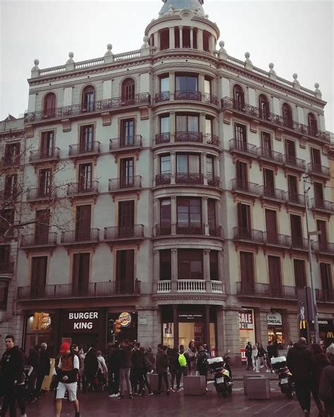 barcelona barcelona street view building
