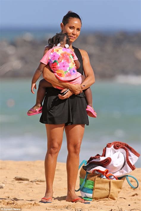 Jada Pinkett Smith Cuddles Up To Her Niece And Willow On The Beach In