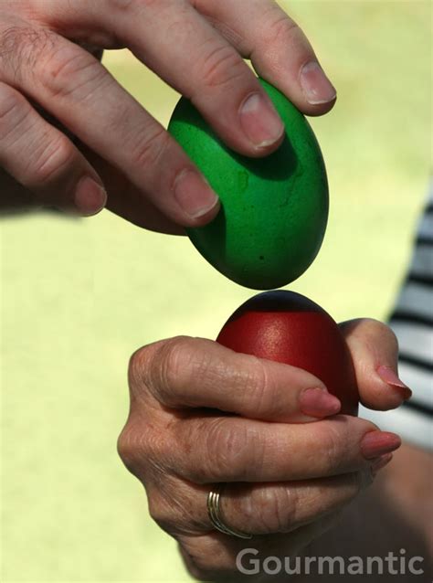 egg tapping  colouring easter eggs