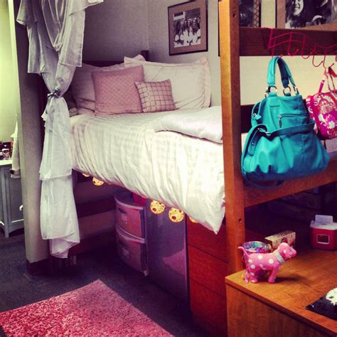10 Ways To Decorate Your Dorm Room