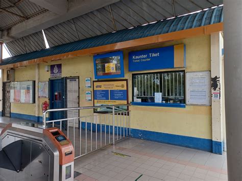 port klang station komuter station mrtcommy