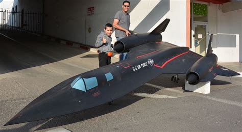 really big blackbird model airplane news