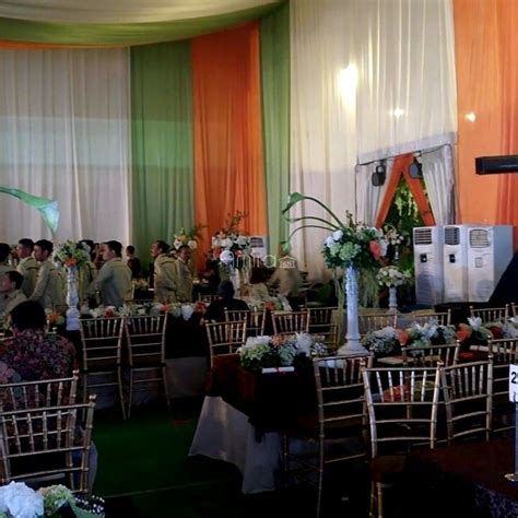 event ulang  didalam pabrik tent event table decorations