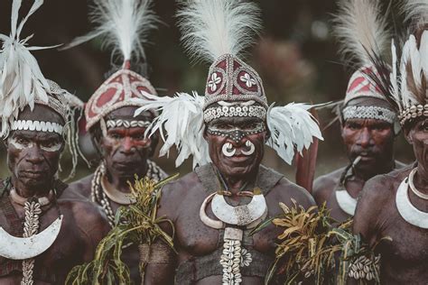 tribespeople  papua  guinea  love  wild