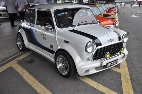 mini world mini cooper custom mini cooper classic classic mini classic cars  dream car