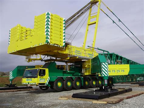 liebherr lg    crane heavy equipment lorry