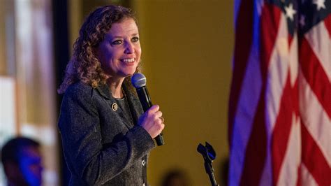 Debbie Wasserman Schultz Resigning As Dnc Chair After Wikileaks Email