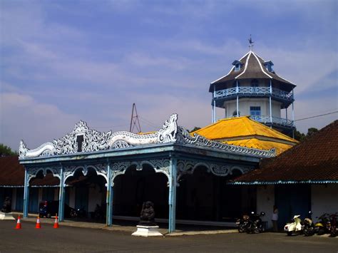 tempat wisata  solo  wajib dikunjungi