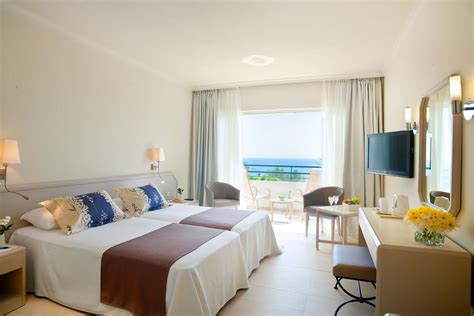 louis imperial beach paphos sea view hotel cyprus