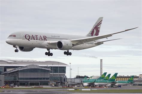 bcc qatar airways boeing   dreamliner cn  flickr