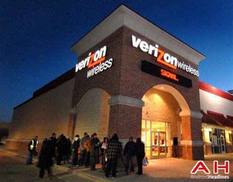verizon officially rolling  volte   year