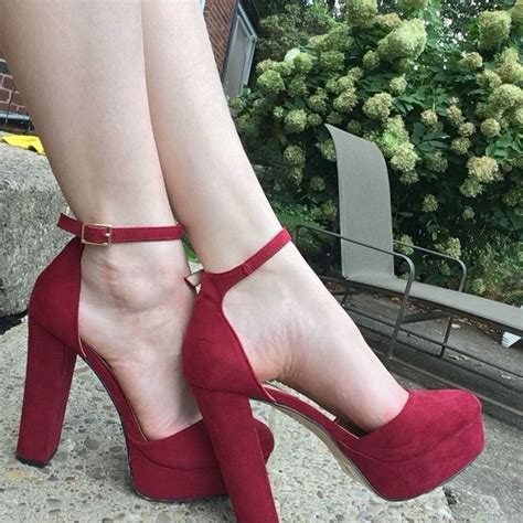 Burgundy Red Platform Heels Forever 21 Faux Suede Closed Toe Size 7 5