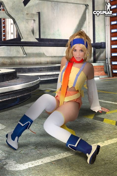 shelly bell bilingual cosplay