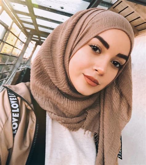 pin by wawaruby on makeup modest fashion hijab hijab fashion muslim