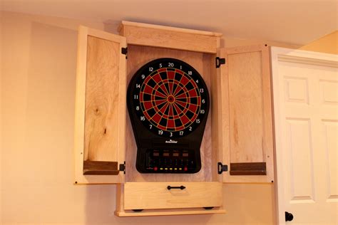 build  simple dartboard cabinet woodworkers guild  america