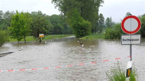 hochwasser im ganzen landkreis land unter in lengdorf
