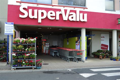 supervalu set  create   jobs  opening   stores  year  irish sun