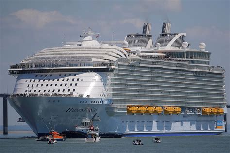 pics worlds largest cruise ship sets sail