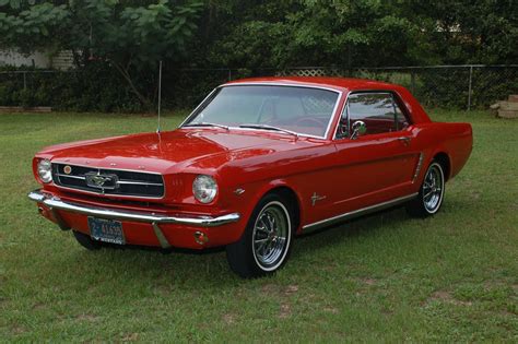 ford mustang coupe red