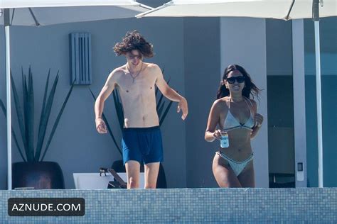 eiza gonzalez and timothee chalamet are spotted enjoying a