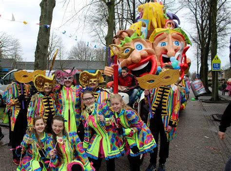 carnaval  grote optocht erpelrooiersland kijkopdrimmelen