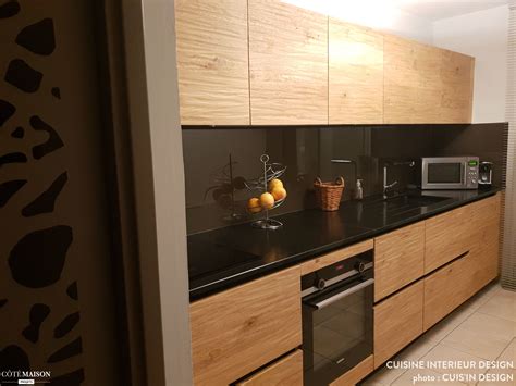 cuisine en bois veritable avec plan de travail en granit cuisine interieur design cote maison