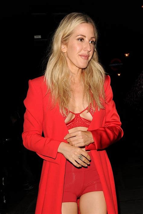 ellie goulding showed cameltoe and tits in a revealing red