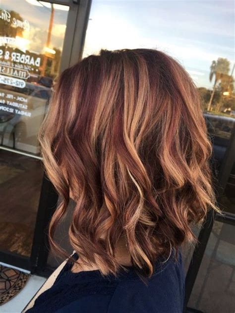 coole frisuren moderne haarschnitte rote haare mit blonden strähnen haarschnitt hair color