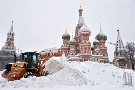 snow   century moscow blanketed  white  heaviest snowfall  records began