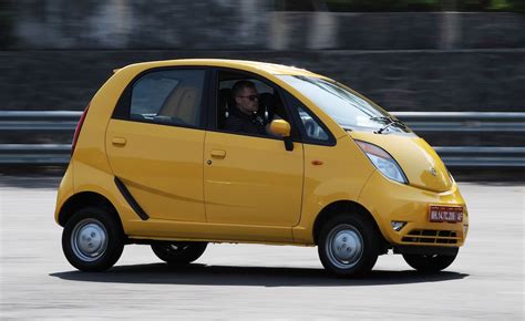worlds cheapest car nears    road  india carsifu