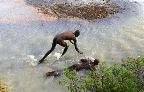 fotos el ritual de la circuncisión en kenia planeta futuro el paÍs
