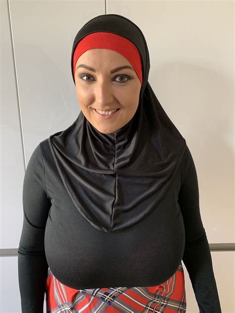 krystal swift muslim women curvy girl fashion girls black dress