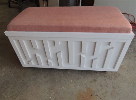 remodelaholic easy diy plywood storage box  geometric inlay