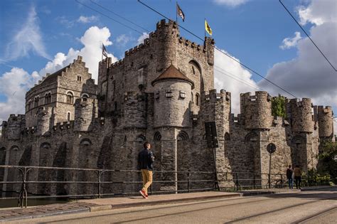 gravensteen een burcht  gent gent arrivalguidescom